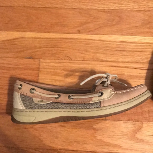 Sorry beige top wider - Picture 2 of 3